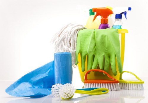 Professional carpet cleaning team serving Elmers End properties